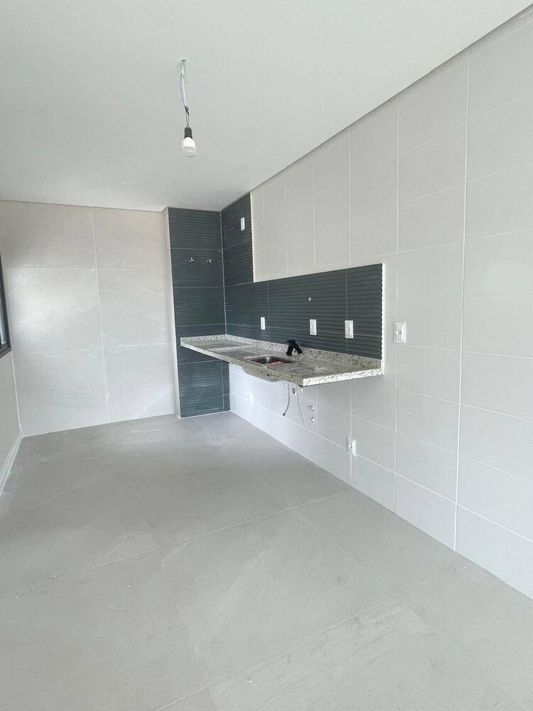 Apartamento para alugar com 3 quartos, 110m² - Foto 1