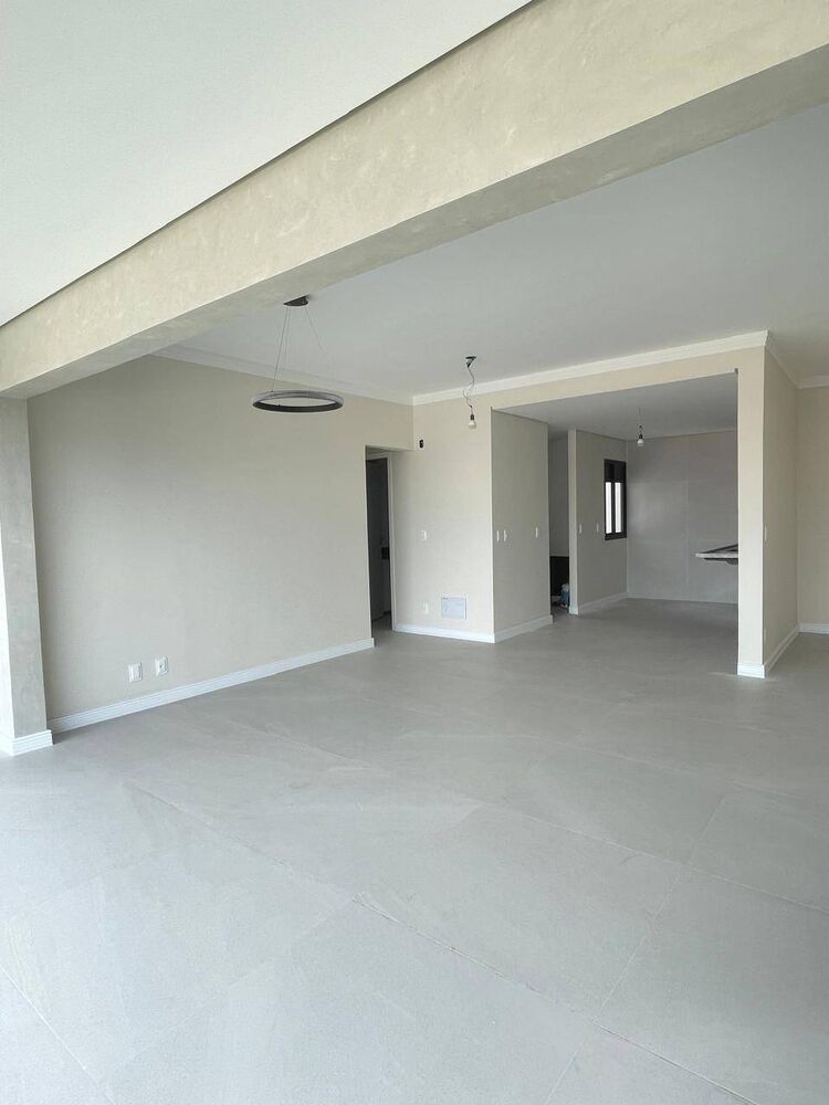 Apartamento para alugar com 3 quartos, 110m² - Foto 2