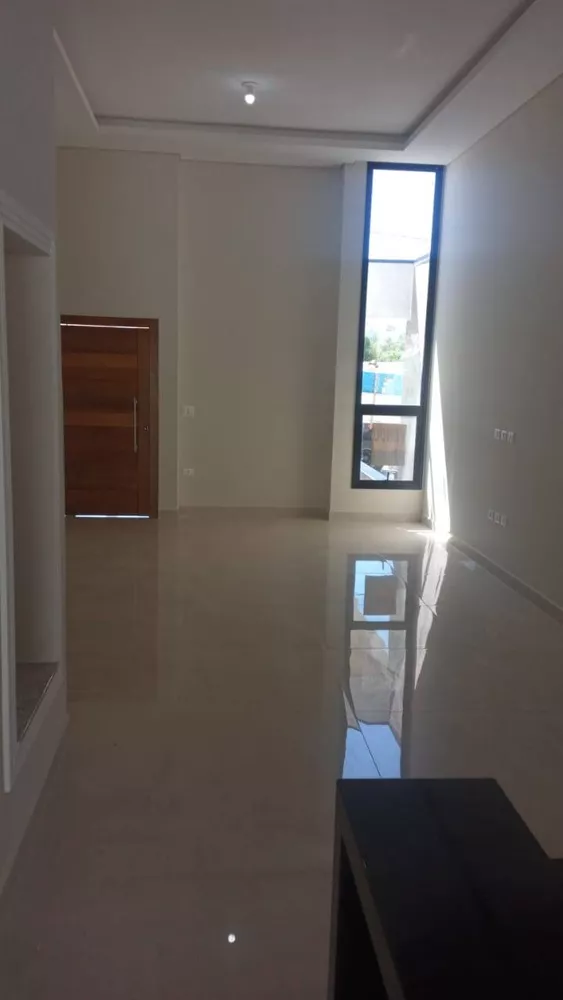 Casa à venda com 3 quartos, 154m² - Foto 2