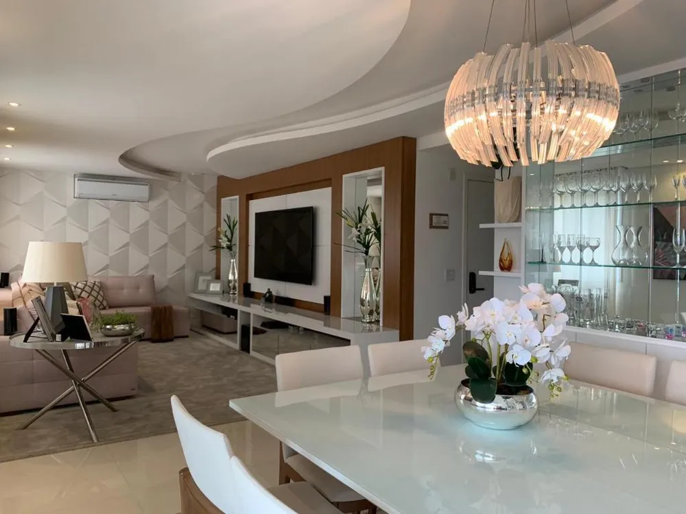 Apartamento, 3 quartos, 162 m² - Foto 1