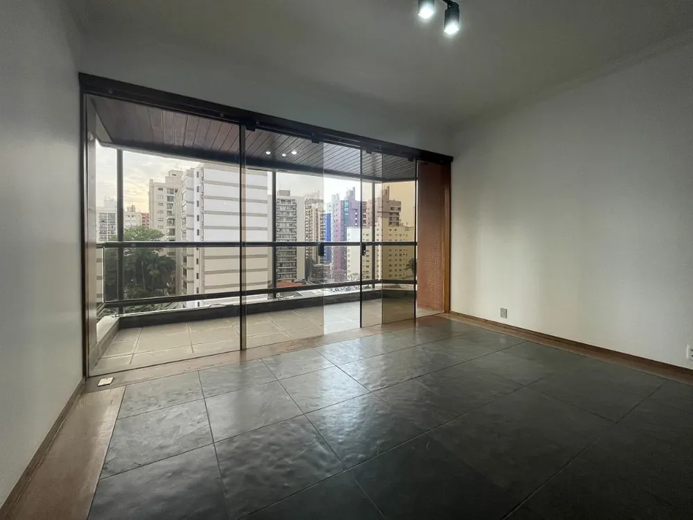 Apartamento, 3 quartos, 230 m² - Foto 1