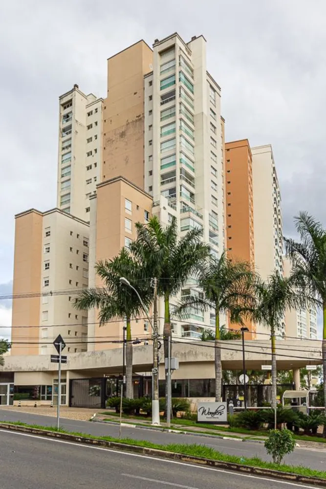 Apartamento, 3 quartos, 240 m² - Foto 1