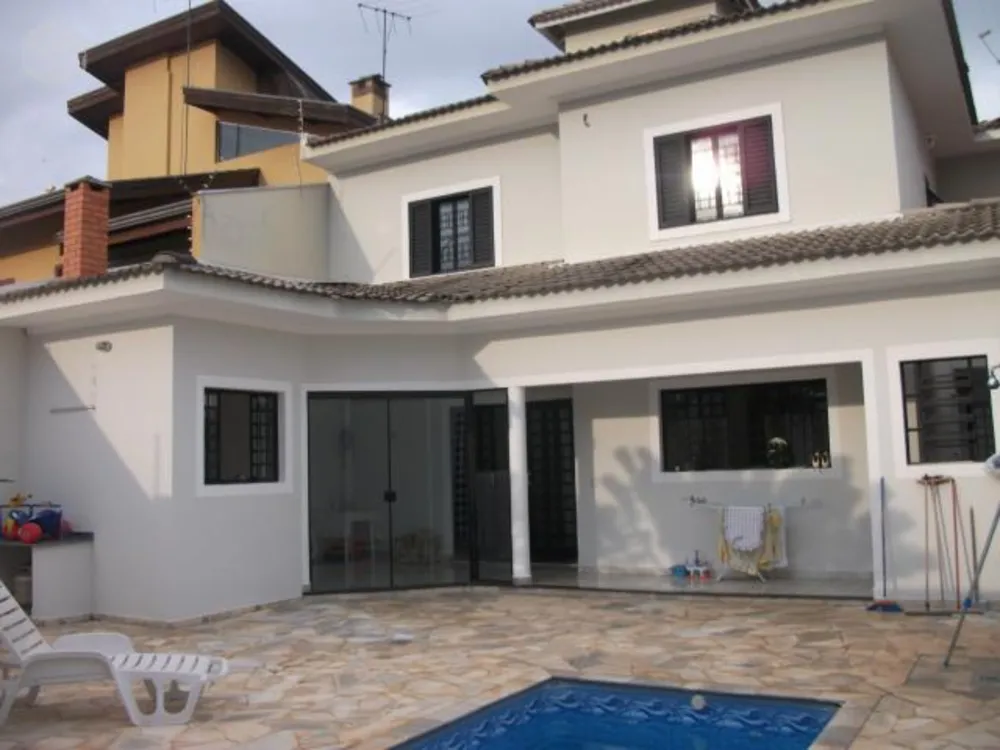 Casa, 4 quartos, 224 m² - Foto 1
