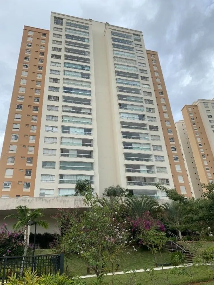 Apartamento, 3 quartos, 242 m² - Foto 1