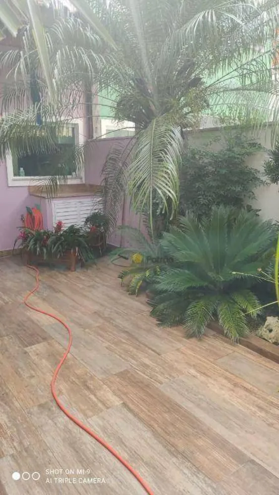 Casa, 3 quartos, 237 m² - Foto 2