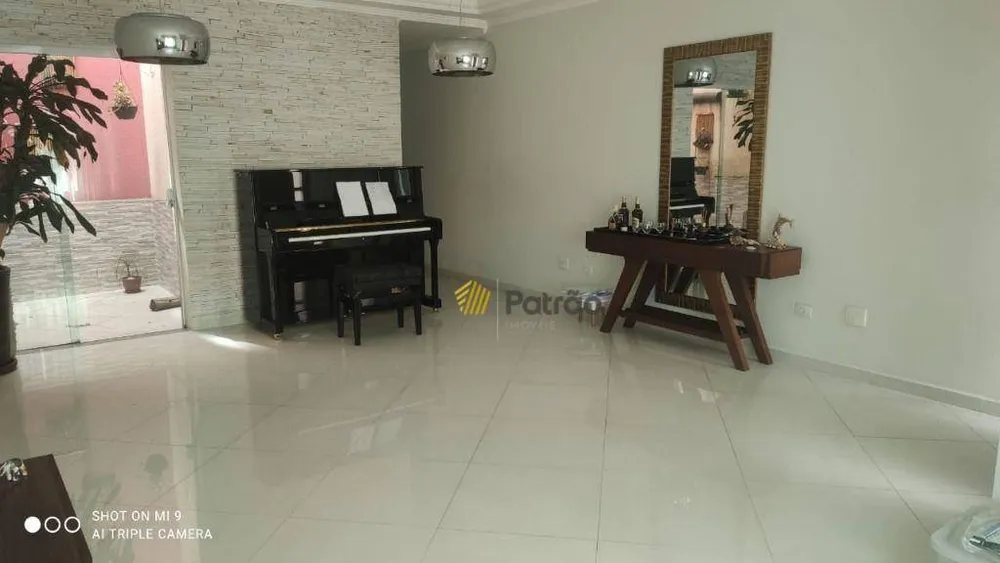 Casa, 3 quartos, 237 m² - Foto 1