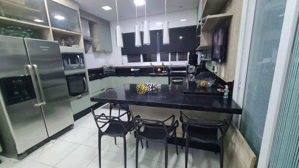Sobrado, 6 quartos, 585 m² - Foto 11