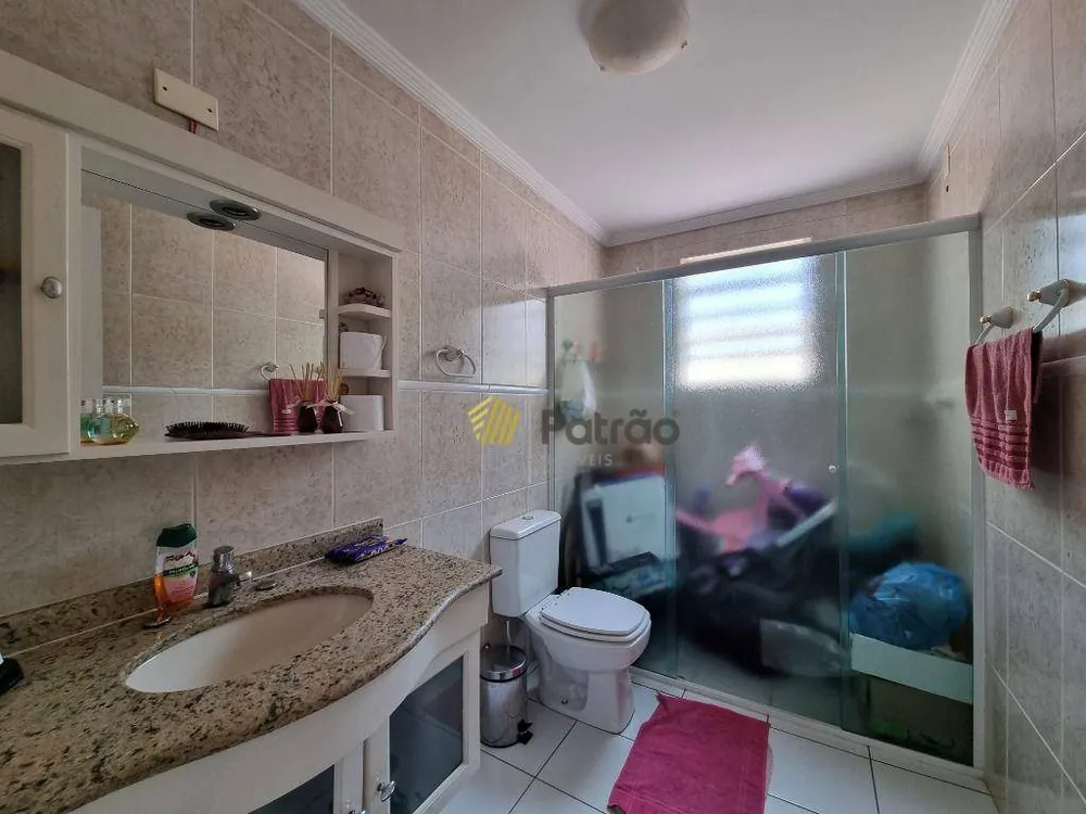 Sobrado, 3 quartos, 289 m² - Foto 1