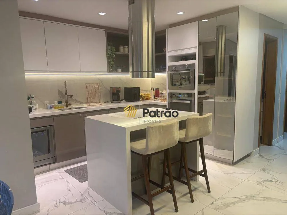 Sobrado, 4 quartos, 245 m² - Foto 1