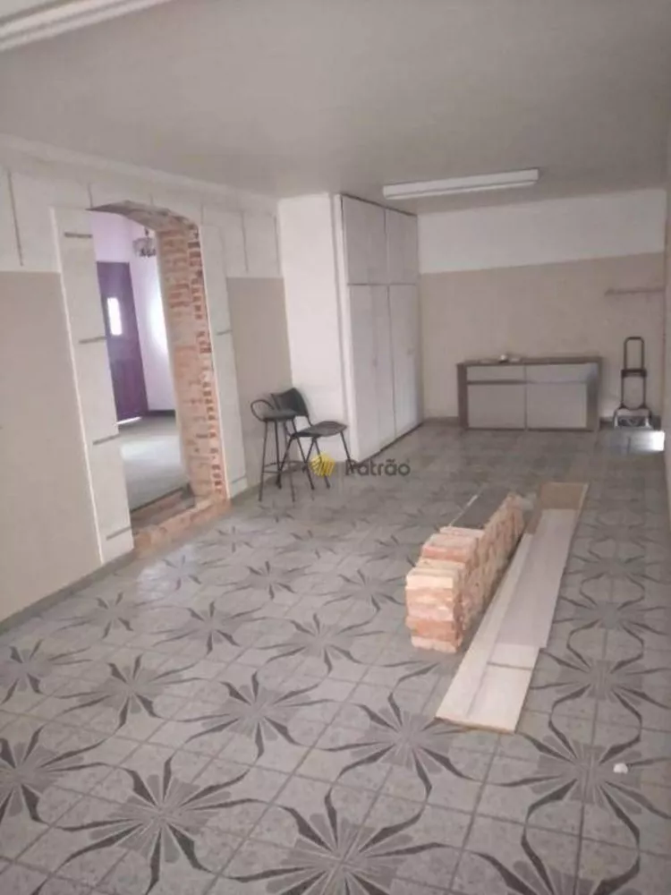 Casa à venda com 3 quartos, 233m² - Foto 12