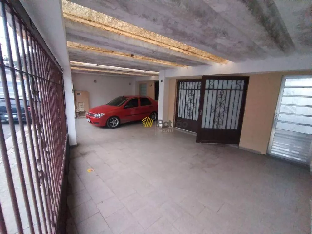 Casa à venda com 3 quartos, 233m² - Foto 1