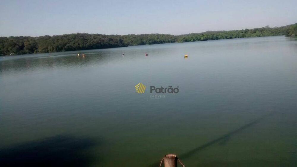 Chácara à venda com 2 quartos, 282m² - Foto 1