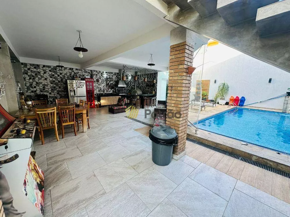 Sobrado, 3 quartos, 226 m² - Foto 1