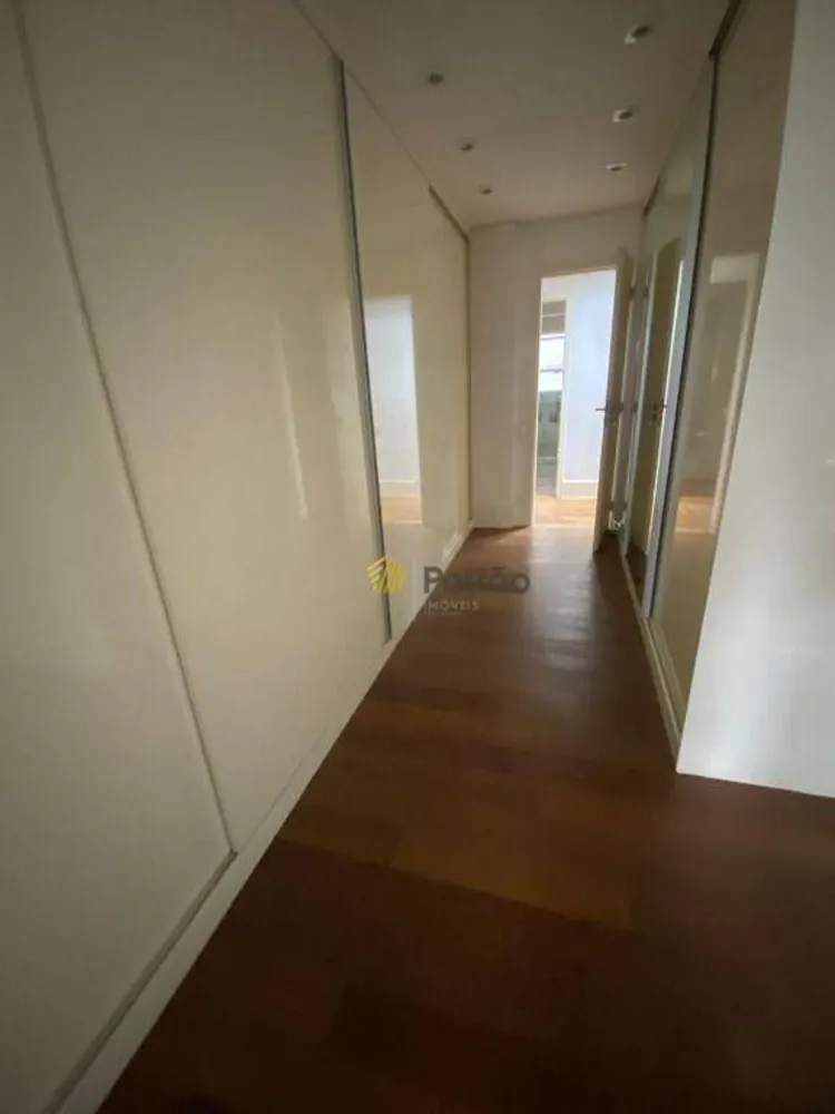 Apartamento, 3 quartos, 242 m² - Foto 2