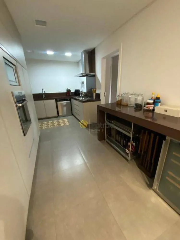 Apartamento, 3 quartos, 242 m² - Foto 6