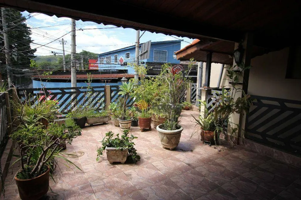 Sobrado, 3 quartos, 286 m² - Foto 2