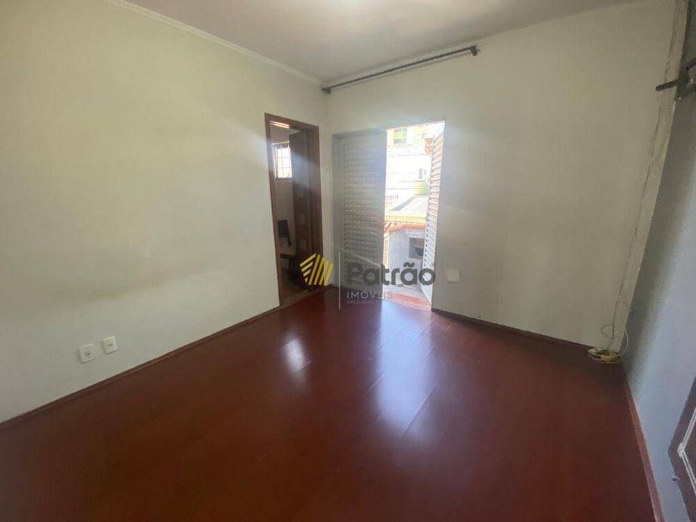 Sobrado à venda e aluguel com 3 quartos, 231m² - Foto 4