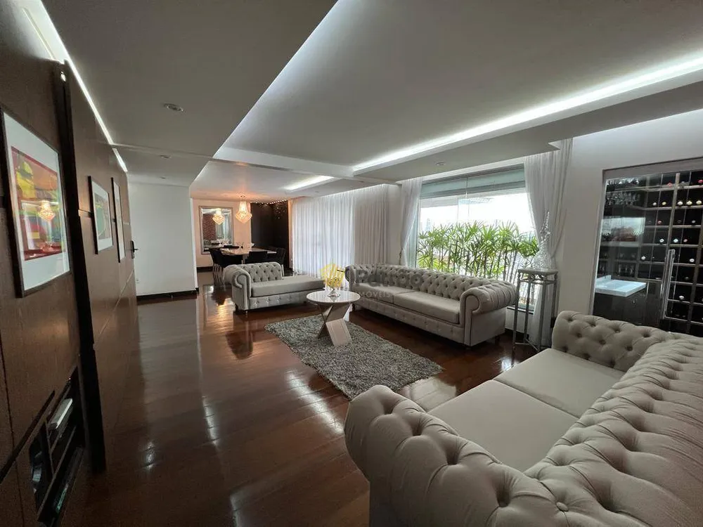 Apartamento, 3 quartos, 227 m² - Foto 1
