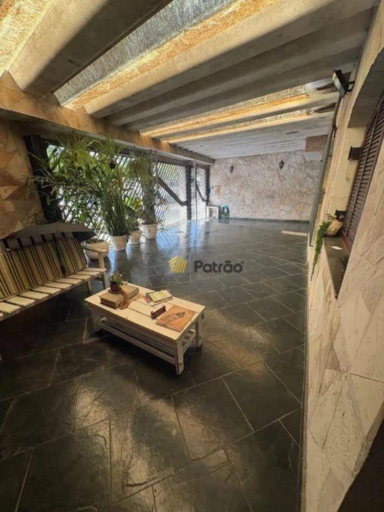 Casa, 3 quartos, 203 m² - Foto 1