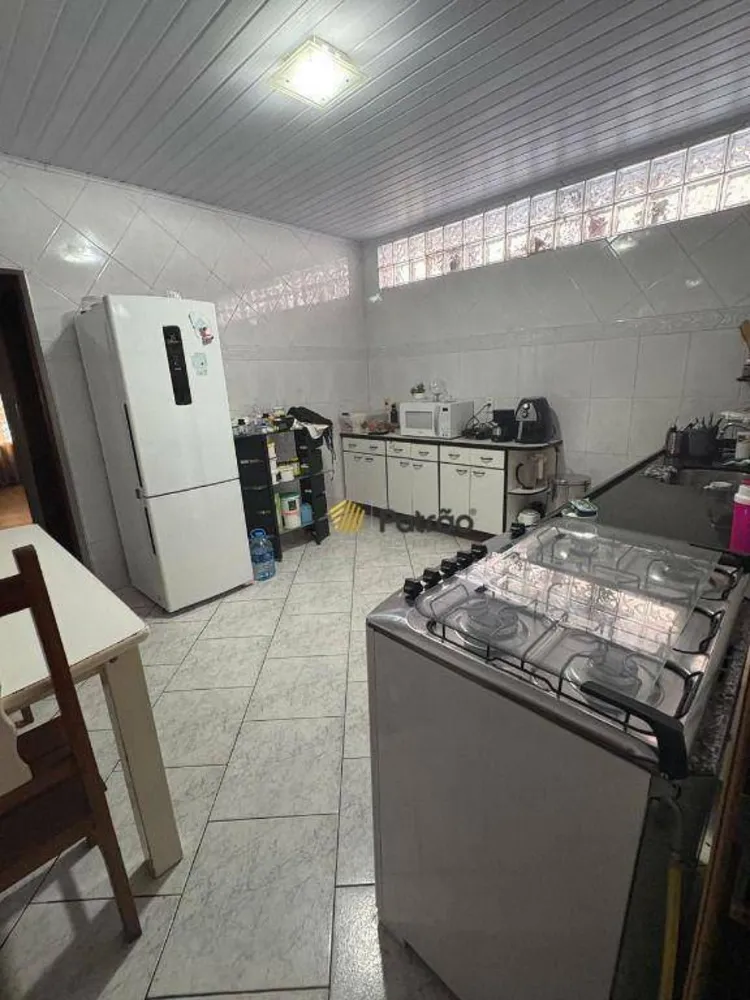Casa, 3 quartos, 203 m² - Foto 4