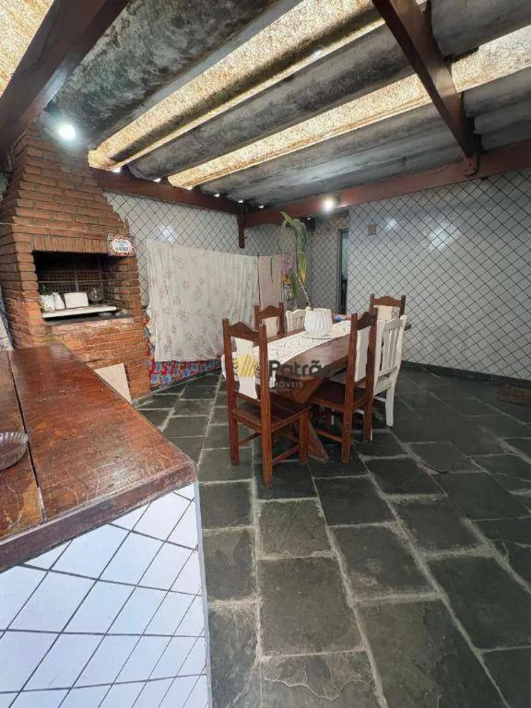Casa, 3 quartos, 203 m² - Foto 2