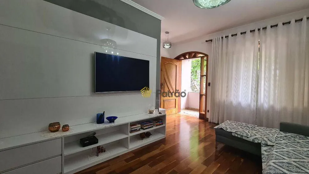 Casa, 5 quartos, 307 m² - Foto 1