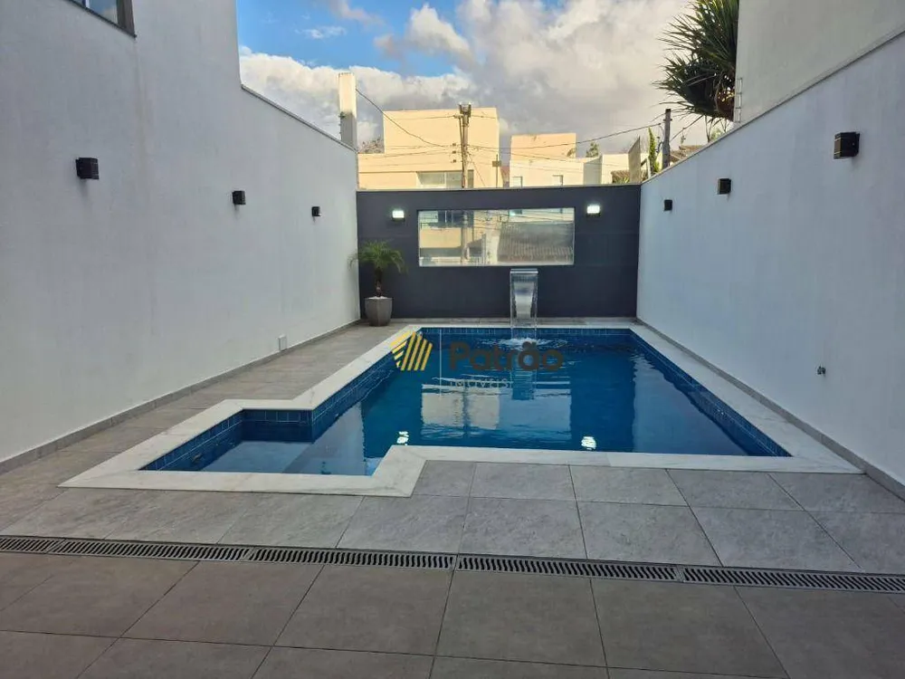 Sobrado, 4 quartos, 316 m² - Foto 1