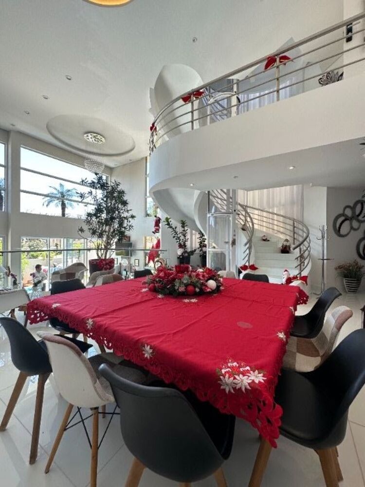 Casa de Condomínio à venda com 4 quartos, 820m² - Foto 1