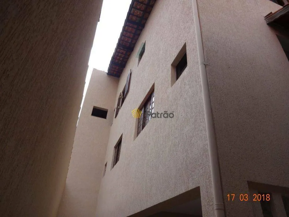 Sobrado, 3 quartos, 244 m² - Foto 3
