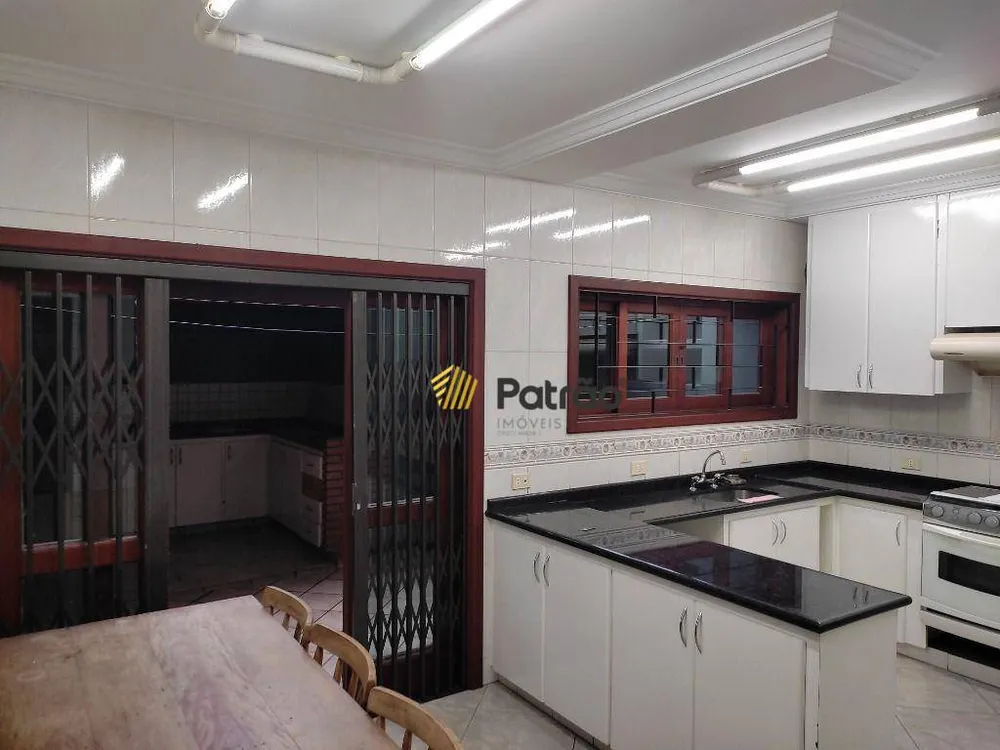 Sobrado, 3 quartos, 234 m² - Foto 2