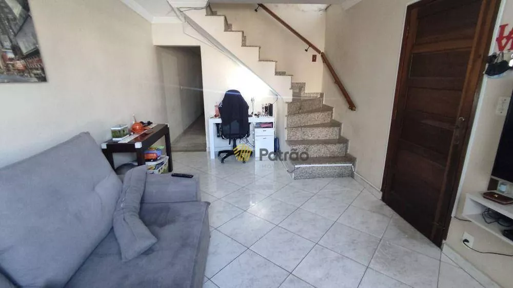 Casa à venda com 3 quartos, 150m² - Foto 1