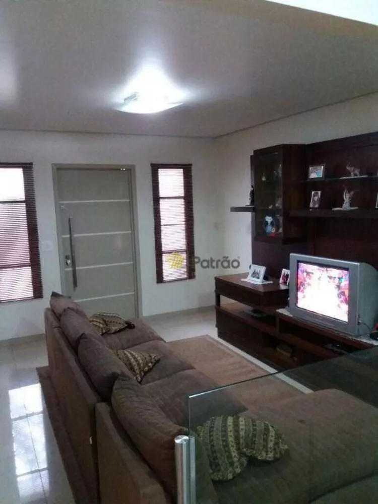 Sobrado à venda com 4 quartos, 344m² - Foto 2