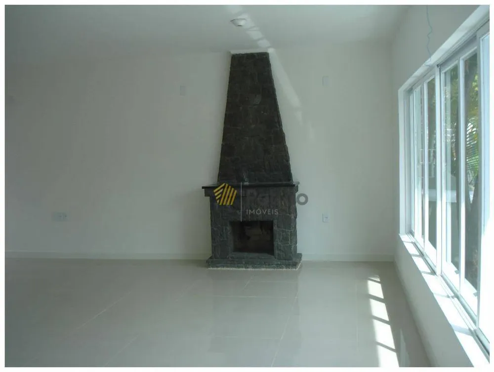 Casa, 3 quartos, 243 m² - Foto 1