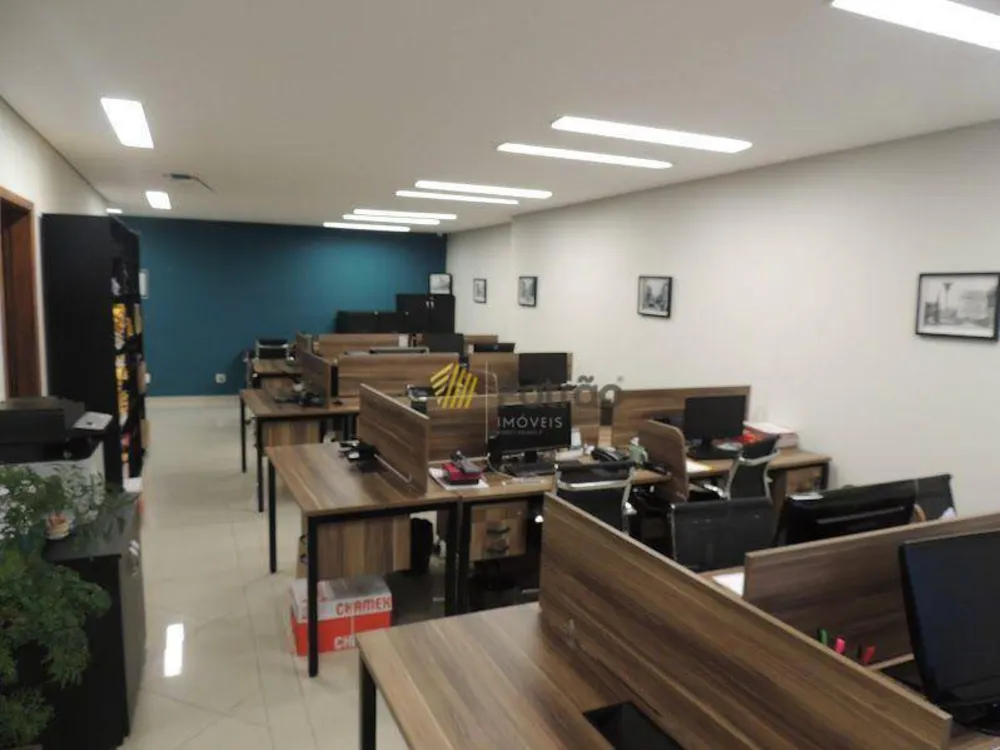 Casa, 3 quartos, 202 m² - Foto 1