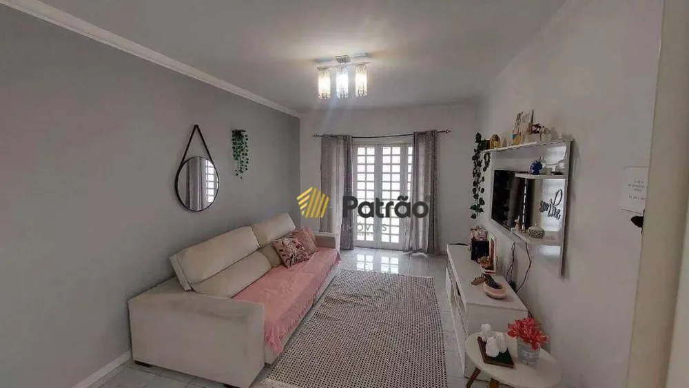 Casa, 3 quartos, 210 m² - Foto 3