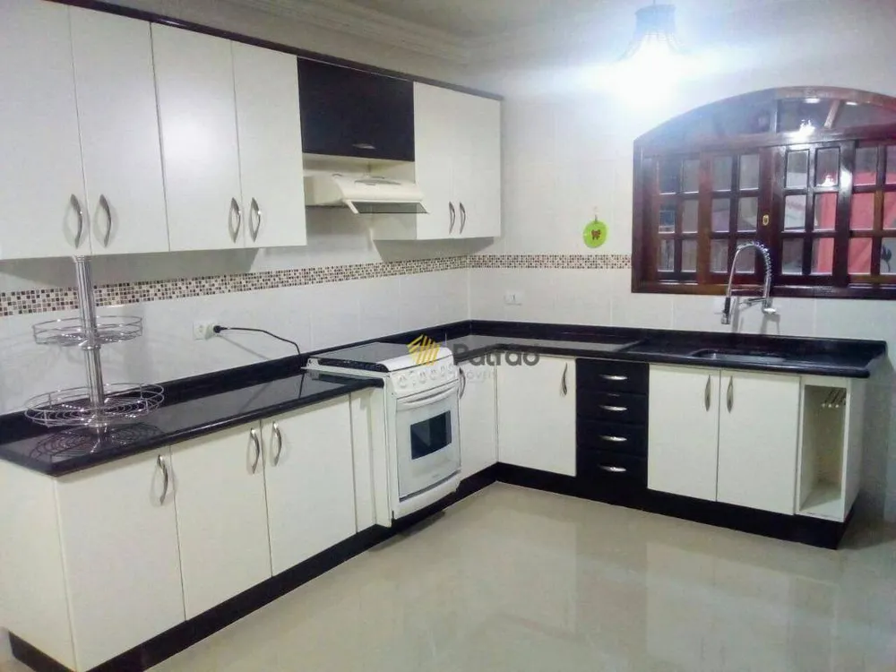 Sobrado, 4 quartos, 180 m² - Foto 2