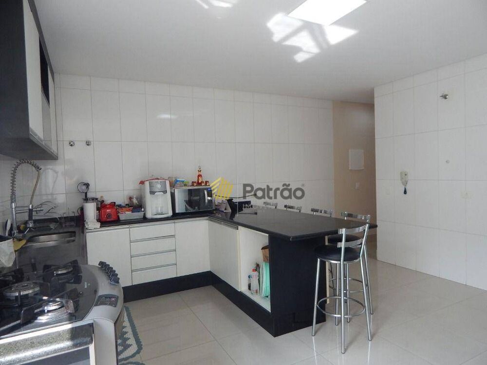 Sobrado, 3 quartos, 245 m² - Foto 1