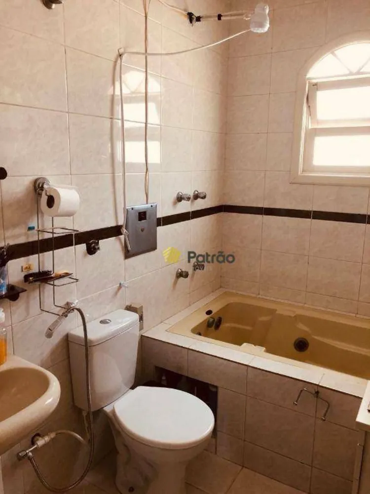 Sobrado, 5 quartos, 246 m² - Foto 2