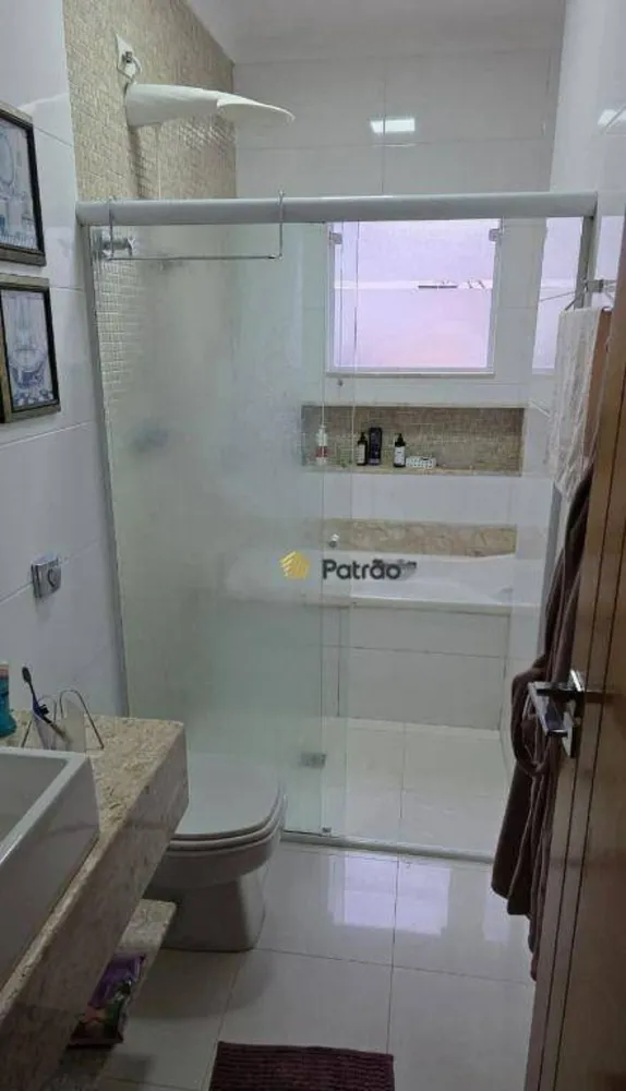Sobrado, 3 quartos, 251 m² - Foto 2