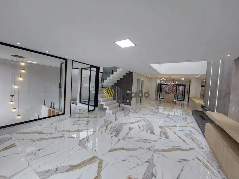Sobrado, 3 quartos, 330 m² - Foto 1