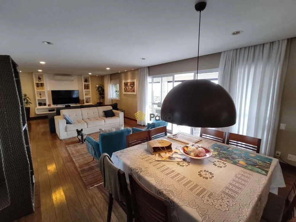 Apartamento, 3 quartos, 242 m² - Foto 1