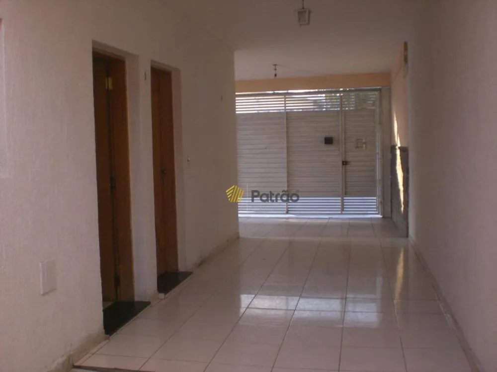 Casa, 4 quartos, 318 m² - Foto 4