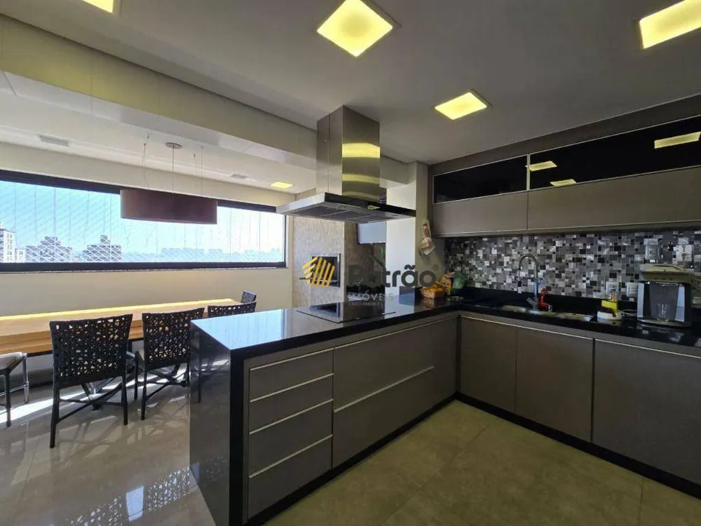 Apartamento, 3 quartos, 200 m² - Foto 2