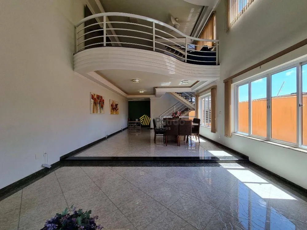 Sobrado, 3 quartos, 550 m² - Foto 1