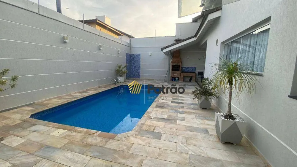 Casa, 3 quartos, 297 m² - Foto 1
