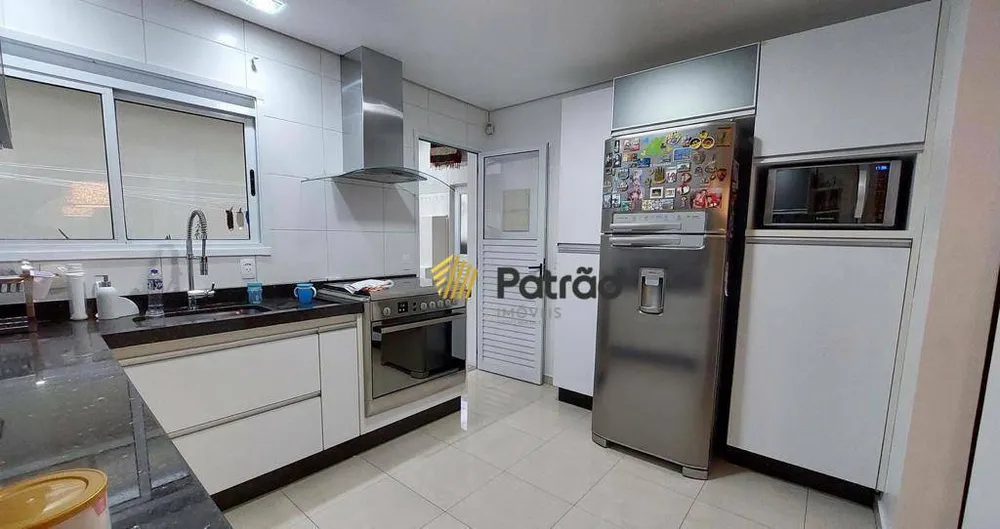 Casa, 3 quartos, 240 m² - Foto 10