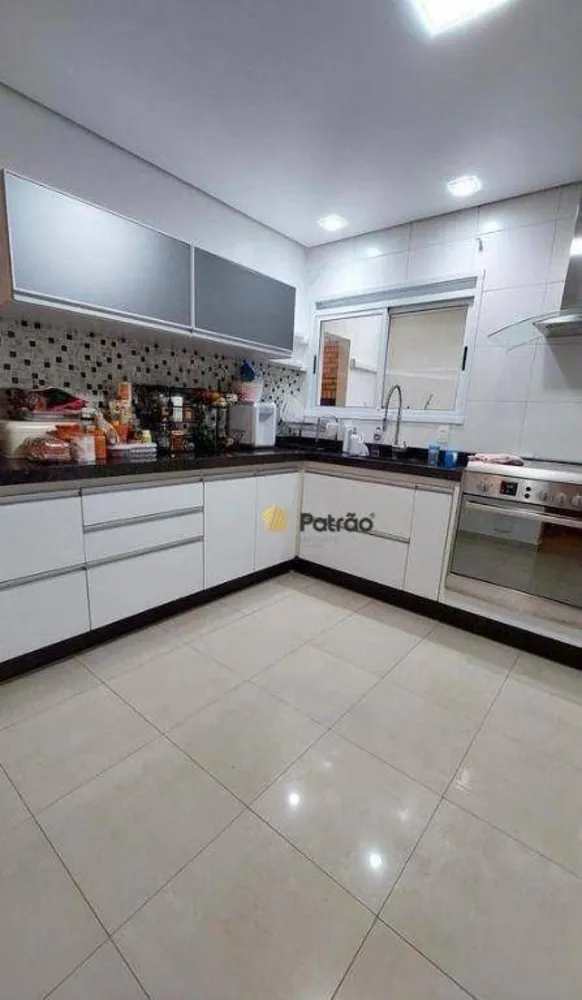 Casa, 3 quartos, 240 m² - Foto 3