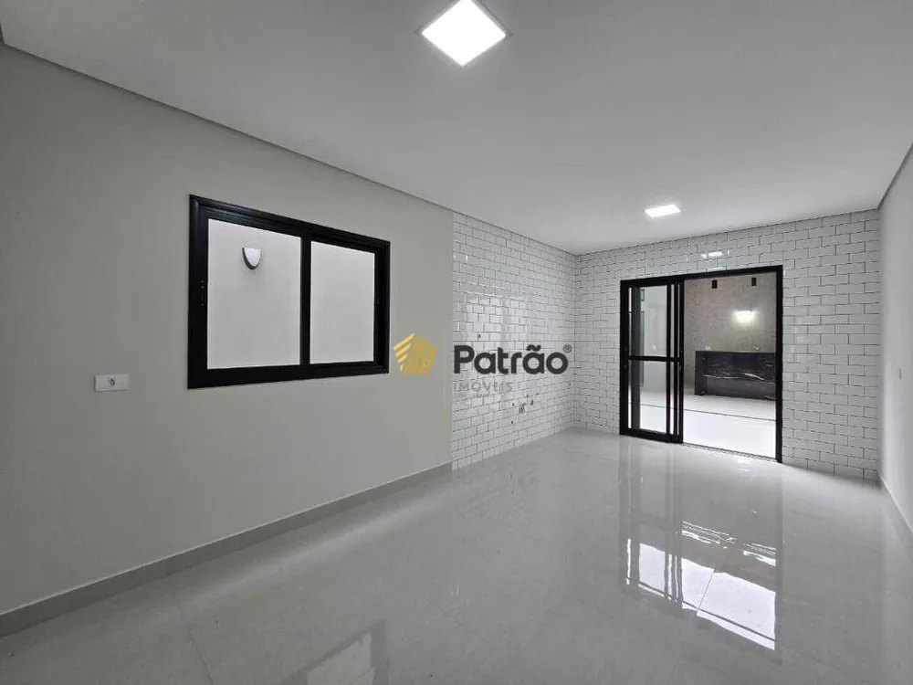 Sobrado, 3 quartos, 223 m² - Foto 2