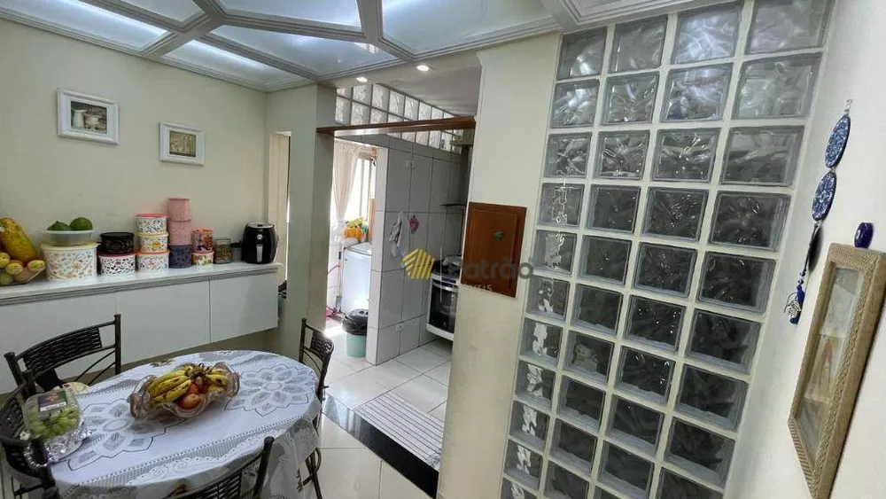 Apartamento à venda com 2 quartos, 60m² - Foto 1