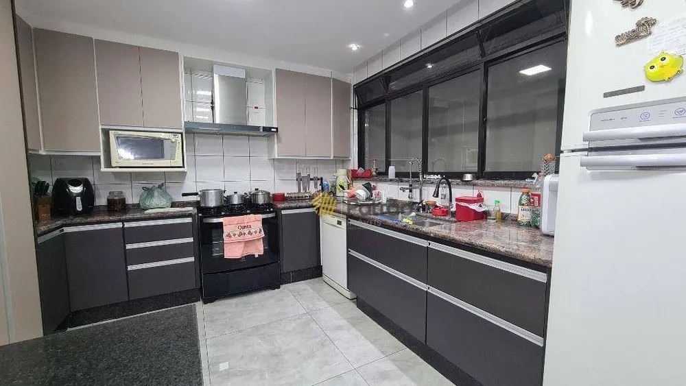 Sobrado, 5 quartos, 306 m² - Foto 15